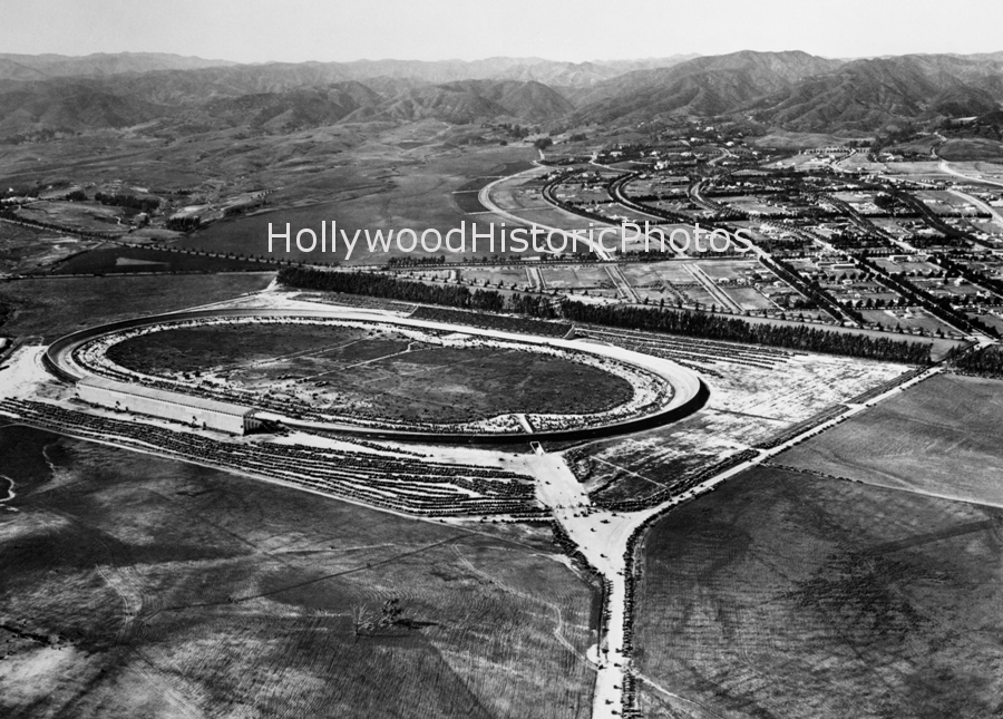 Beverly Hills Speedway 1922 was located at Beverly Drive and Wilshure Blvd. demolished in 1924.jpg